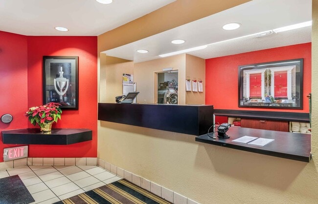 Furnished Studio-Minneapolis - Maple Grove