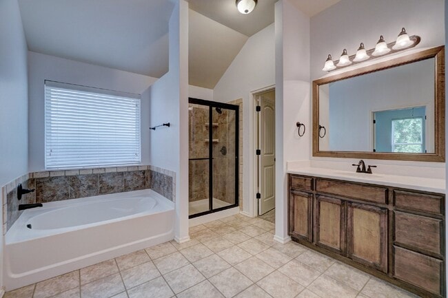 Photo - 3900 Sierra Vista Way Apartamento