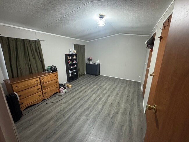 Photo - 26892 Horse St