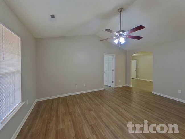 Photo - 7112 Windsong Way
