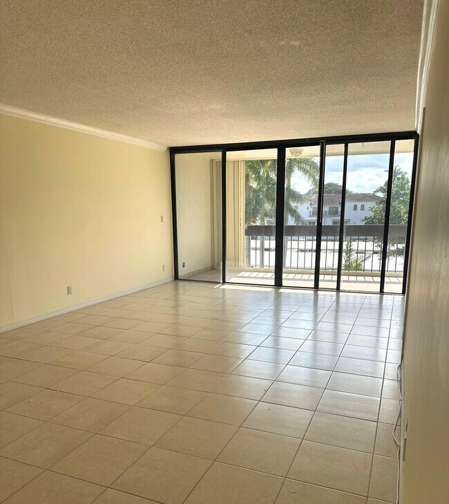 Photo - 2000 Presidential Way Unit 306