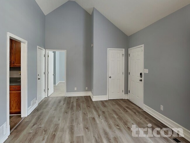 Photo - 411 Stewart Dr