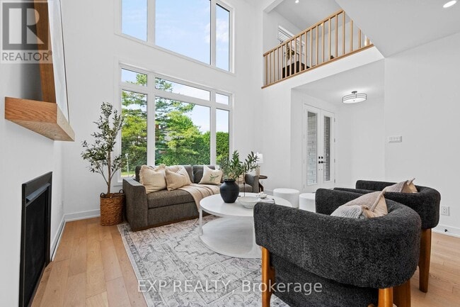 Photo - 495 Duvernay Dr
