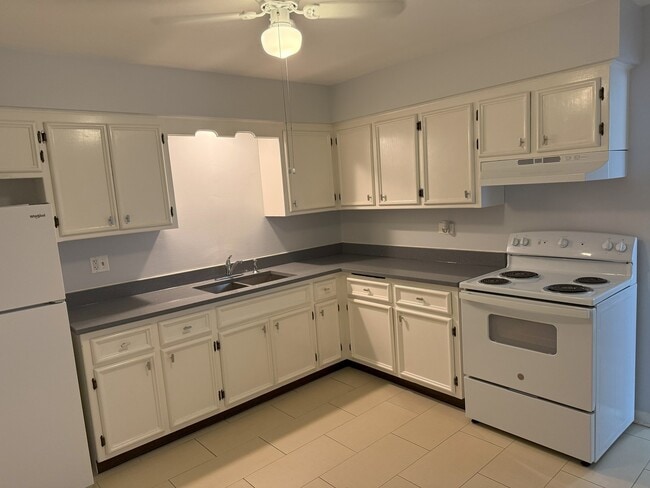 Photo - 790 Lee St Unit 2