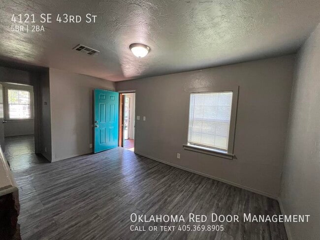 Photo - 4121 SE 43rd St