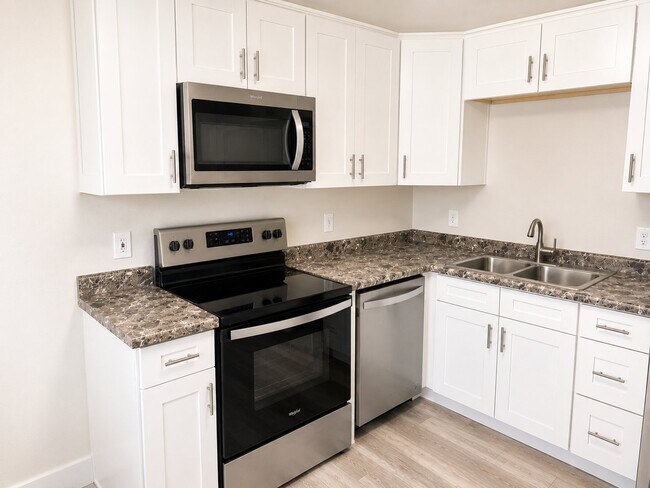 Building Photo - 2117 E 3300 S Unit Apt C