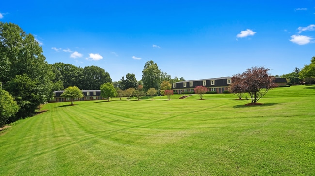 Country Club Apartments