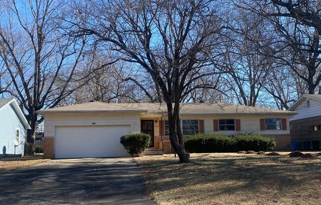 Photo - 2 bedroom 1.5 bath charming home