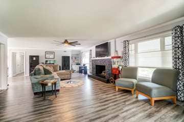 living room - 1750 Shawnee Rd Unit #4