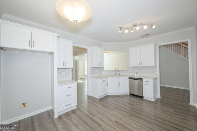 Photo - 5955 Weddington Dr