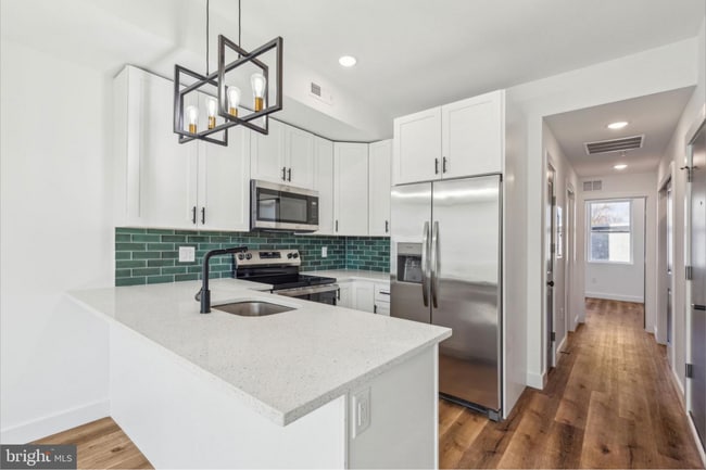 Building Photo - 415 W York St Unit 2