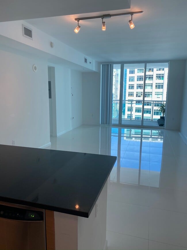 Photo - 951 Brickell Ave Apartments