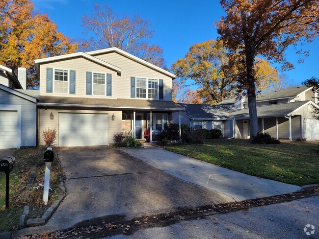 Building Photo - 5 Bedroom 3 Bath Home with Sunroom in Virg...