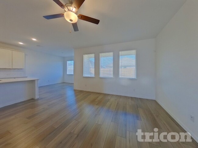 Photo - 509 Macdonald Wy