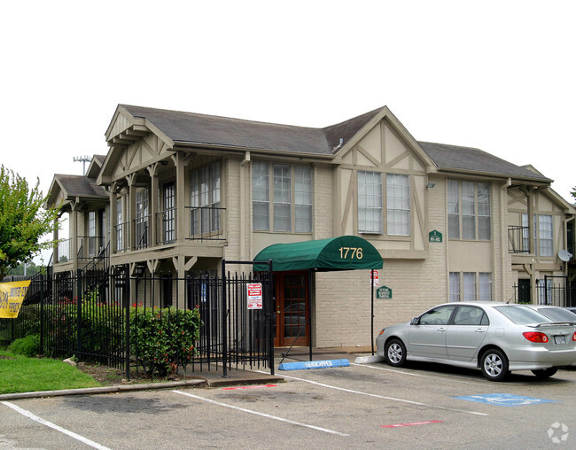 Building Photo - Gessner Park Apartments