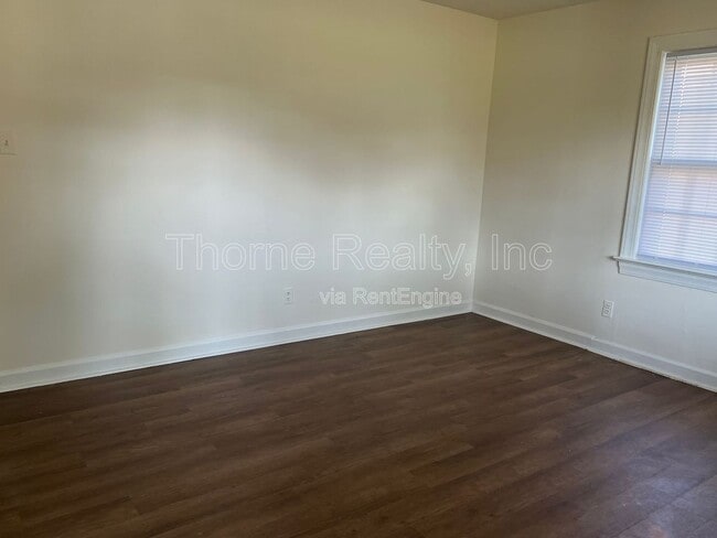 Photo - 501 Nelson St