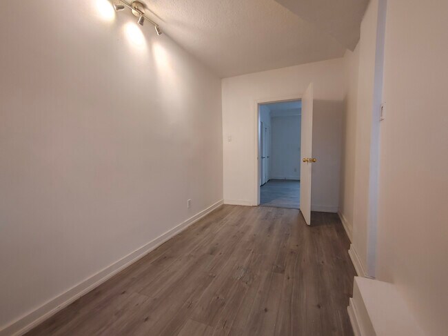 Photo - One Bedroom Apartment, One Central Location Unit 5
