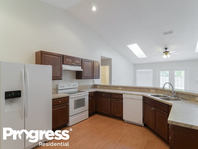 Photo - 168 Johns Glen Dr