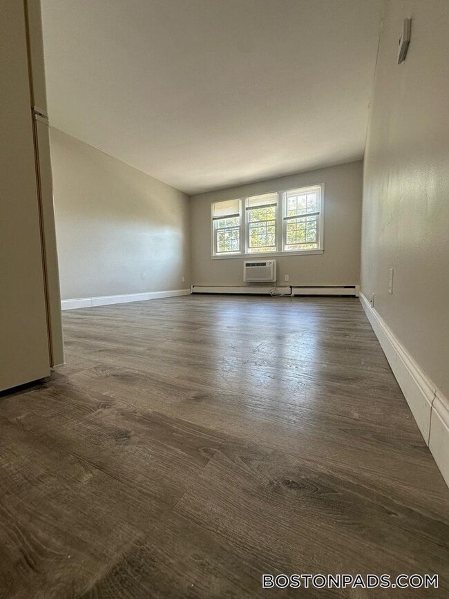 887 Varnum Ave Unit 16