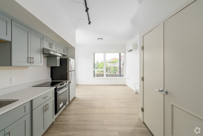 Interior Photo - 717 E 29th Ave Rental