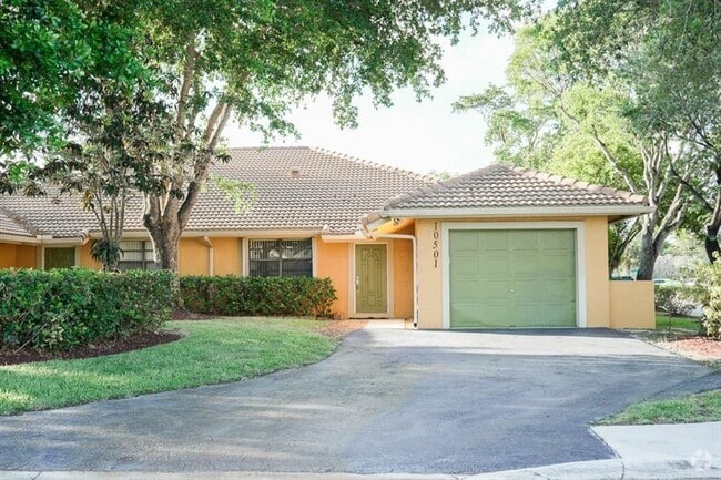 Building Photo - 10501 NW 43rd St Rental