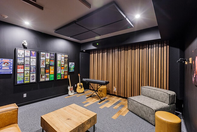 Photo - Dauk Commons At Stadium Yards