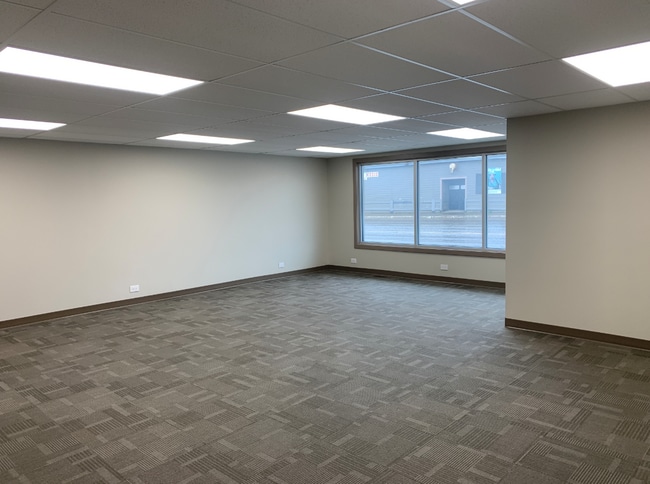 Photo - 10307-10100 100 Ave