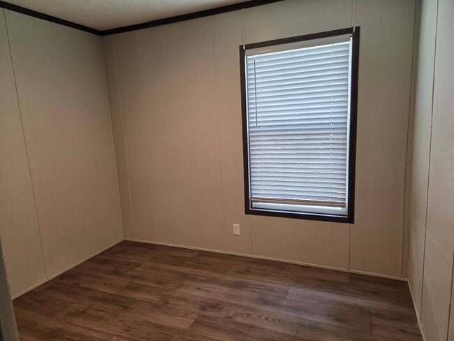 Photo - 300 W Albert St