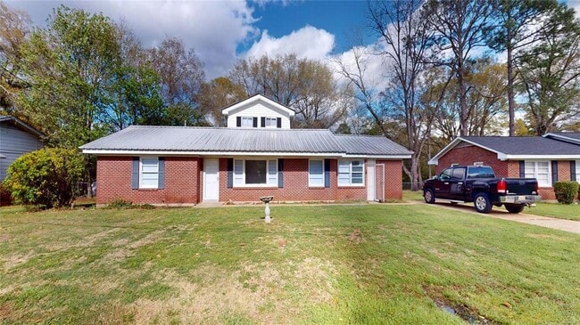 Photo - 1003 Geneva St