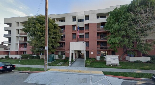Photo - 1320 N Monroe St Apartment