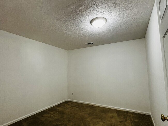 Photo - 1 Blackberry Ln