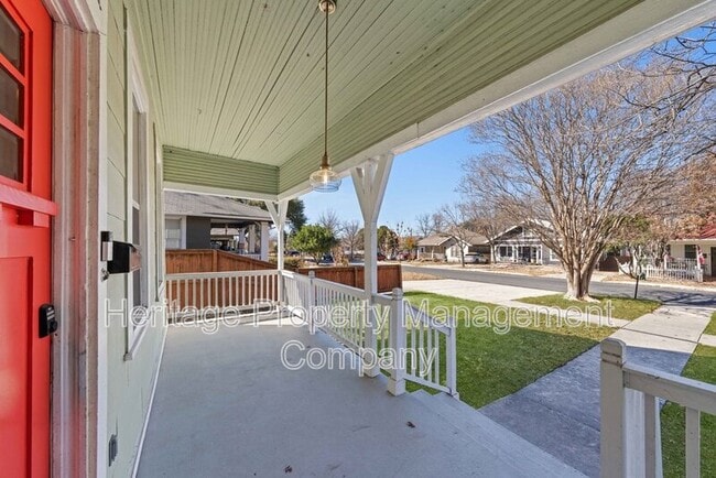 Photo - 1106 W Summit Ave.