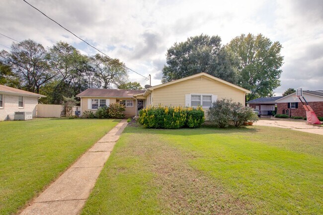 Photo - 904 SE Chatterson Rd