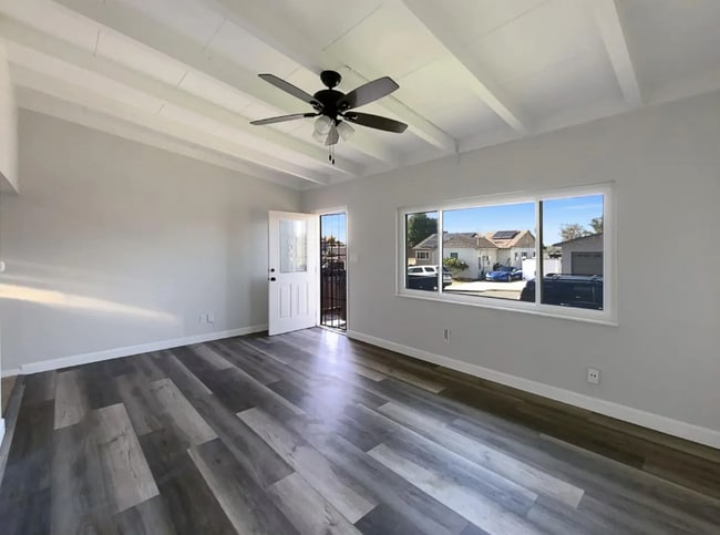 Photo - 5819 Roanoke St