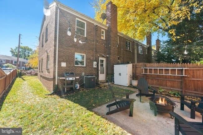 Photo - 110 E Rosemont Ave