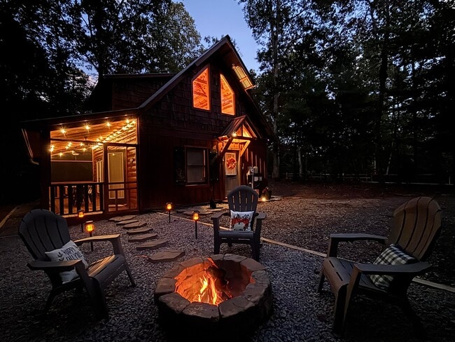 Building Photo - 145 Whispering Hls Rd