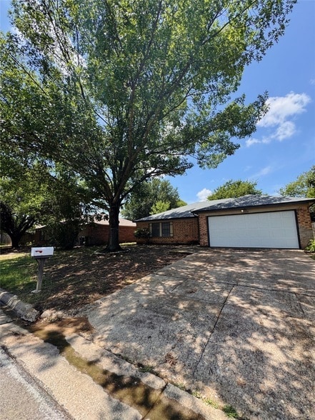 Photo - 6226 Big Springs Dr House