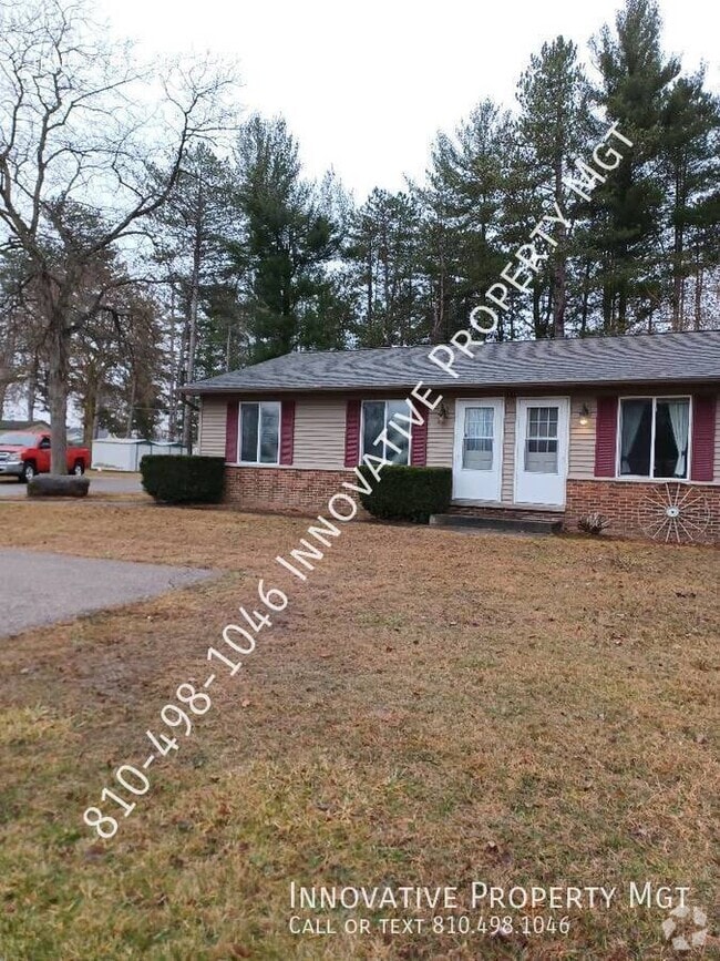 Building Photo - Spacious 2 Bedroom Duplex in Clio Unit B Rental