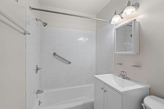 Photo - 211 West Street Apartments