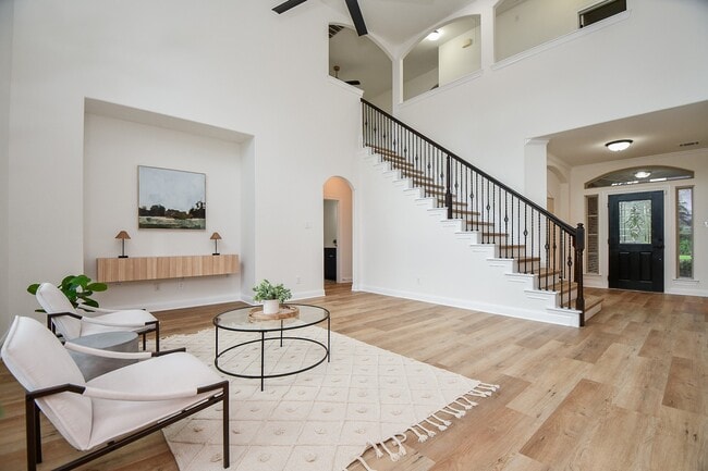 Photo - 18 Hadlock Pl