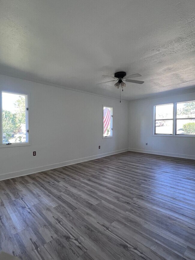 Large 4 bedroom, 2 bath home in Opelika! Rental House Rental in