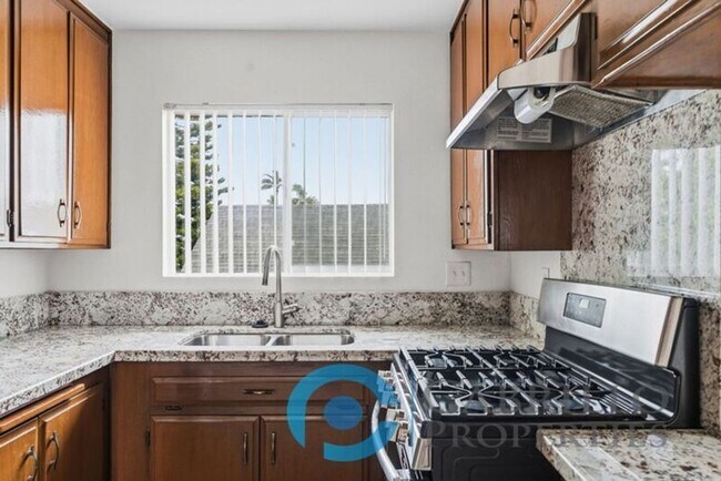 Building Photo - 4622 Hamilton St