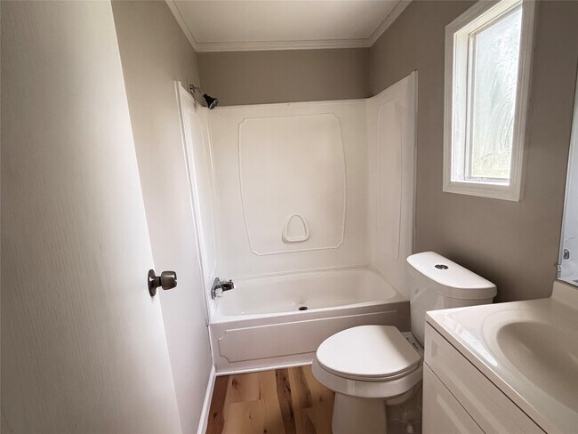 Photo - 229 Morris Ln