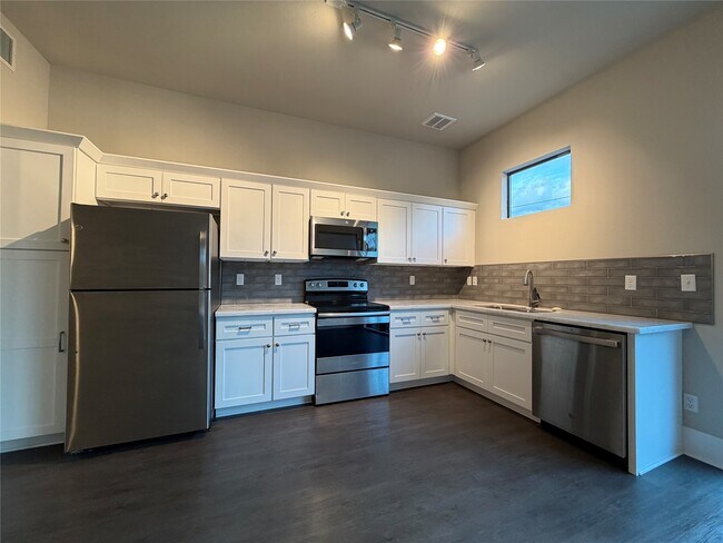 Photo - 2727 Houston Ave Unit 202