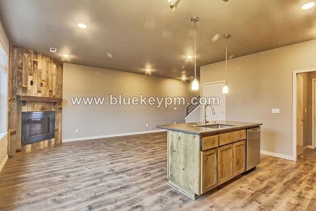 Photo - 3 Bed, 2.5 Bath Townhome in Orchards by Pr...