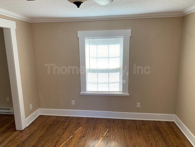 Photo - 813 Clark St