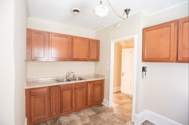 Photo - 2573 N Bartlett Ave