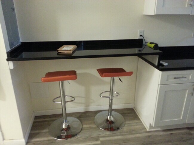 Photo - 4630 Brooks St NE Unit 4