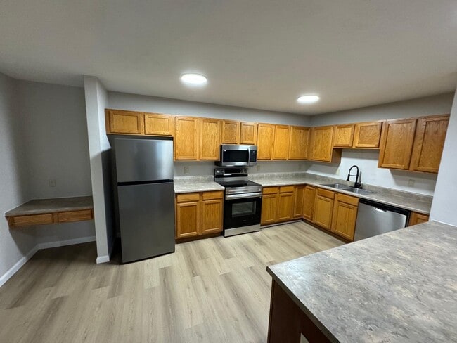 Oak Point Apartments