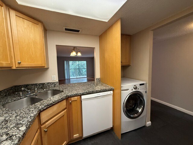 Photo - 3700 S Osprey Ave